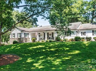 842 N Center St, Hickory, NC 28601