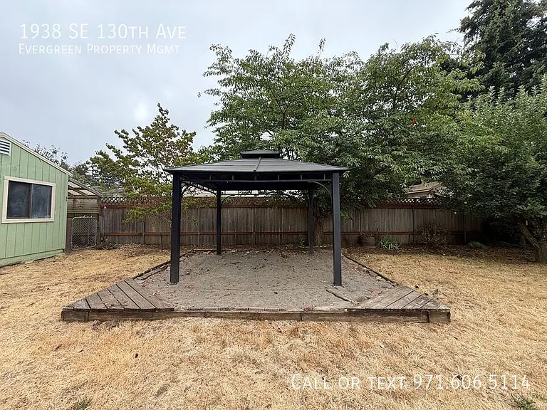 1938 SE 130th Ave — Photo 40