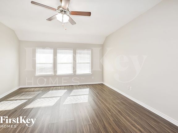2nd image of 808 Fredericktown Dr