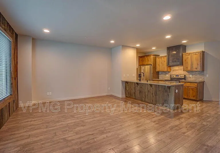 137 N 44th Pl — Photo 4