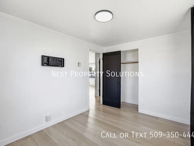 11 Ivy St NE — Photo 16