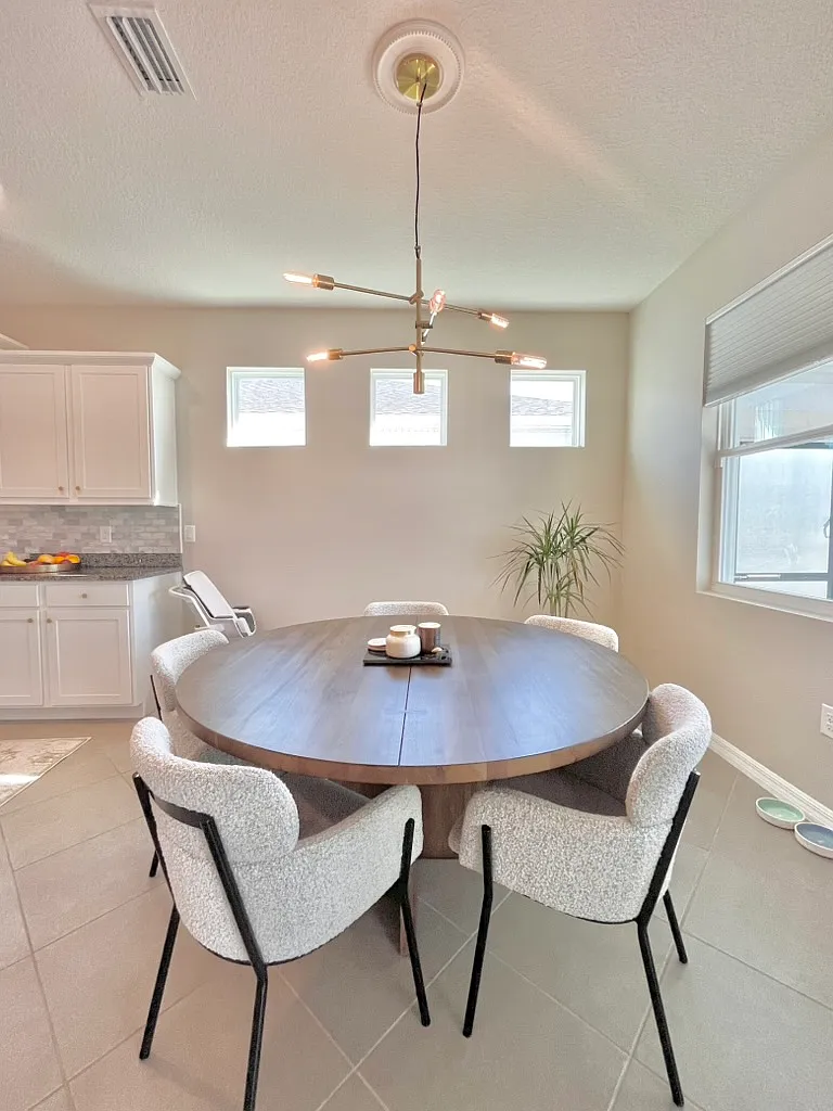 4 bed, 2047 sqft, $4,600 — Photo 4