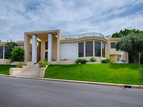 3rd image of 17966 Lake Vista Dr