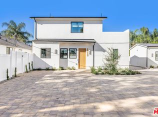 19535 Strathern St, Reseda, CA 91335