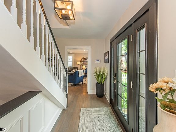 4th image of 37 Wayland Dr