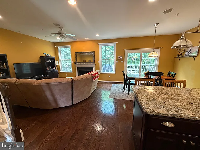 2735 Keebler Ct — Photo 10