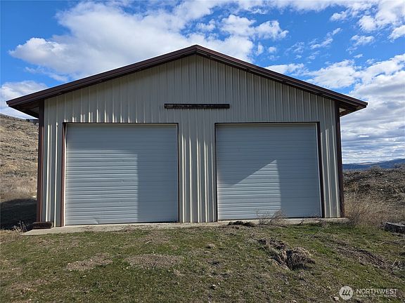 2nd image of 105 Emily Road