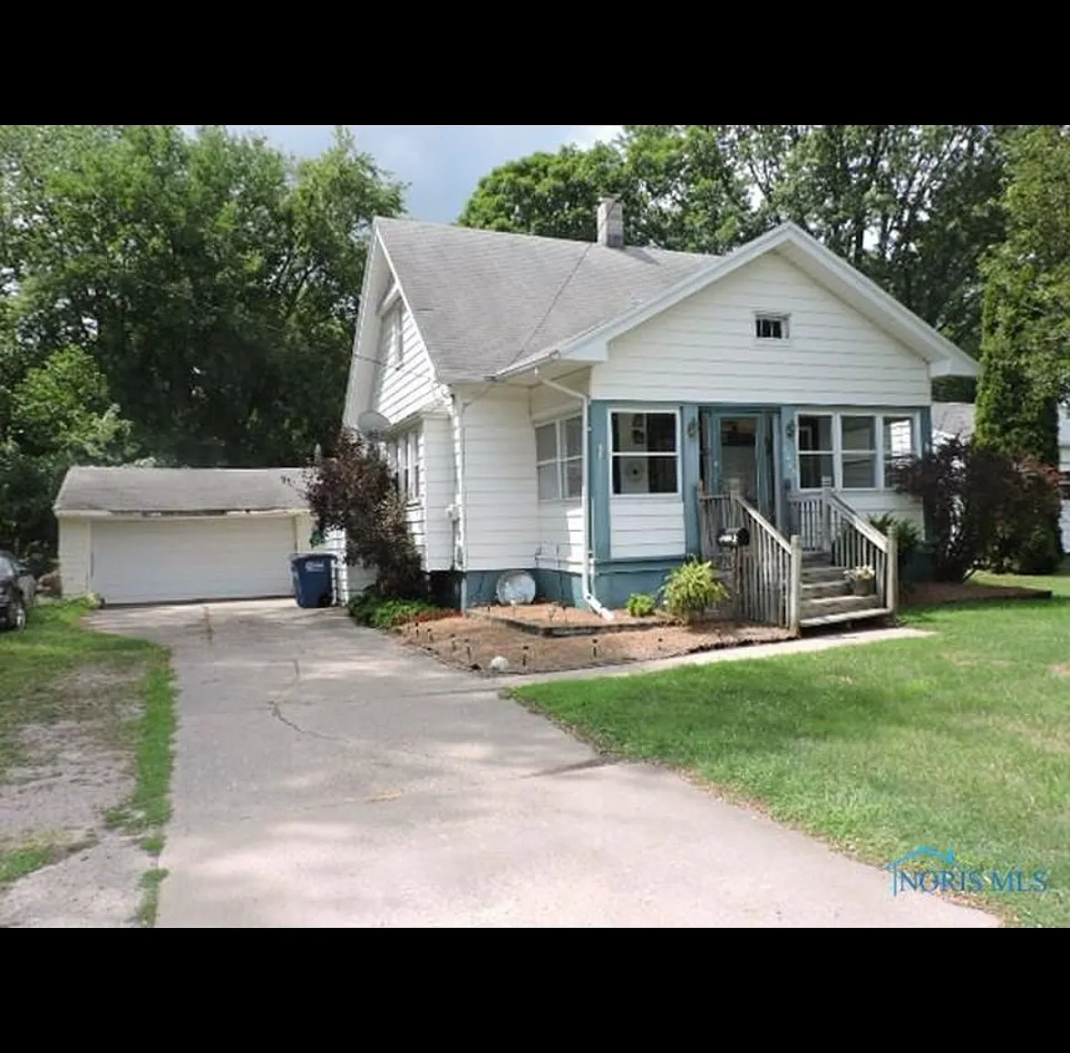 1025 Sawyer Rd — Photo 1
