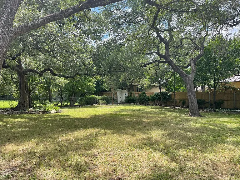 13504 Lois Ln — Photo 23