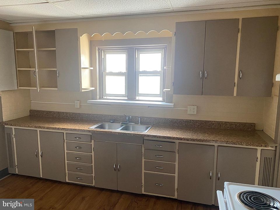 1st image of 523 Walnut St