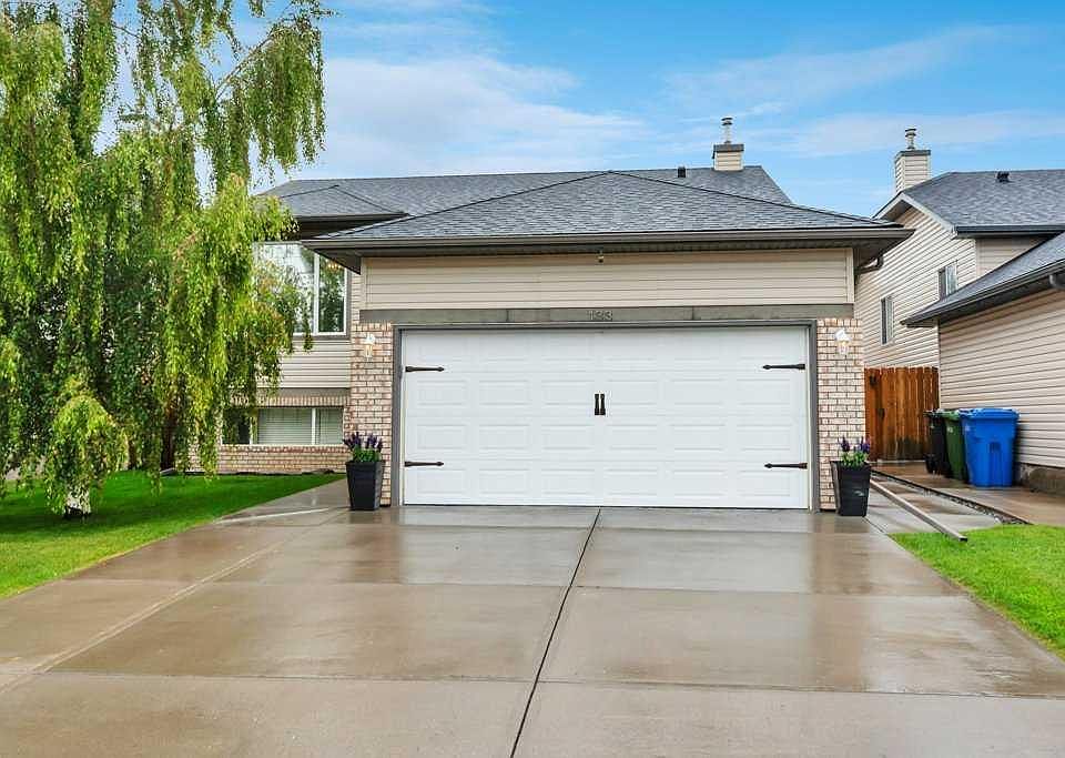 1st image of 133 S Oakmere Point