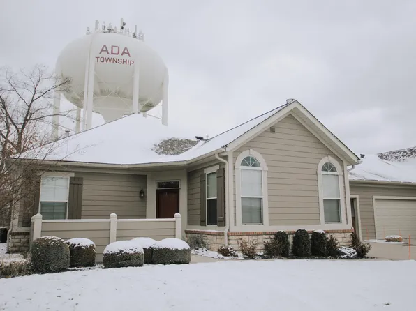 889 Bridge Crest Dr #9, Ada, MI 49301