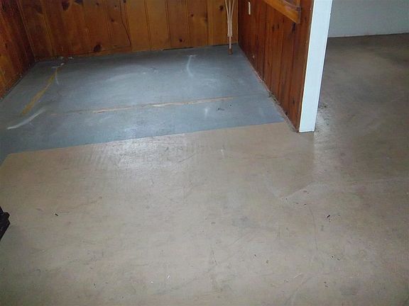 4th image of 4050 Oak Hill Dr