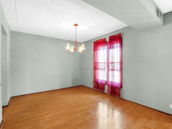 5th image of 4315 Lindenwood Dr APT 2W
