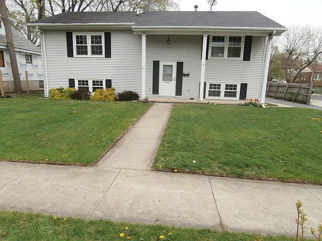 1st image of 111 E Pine Ave