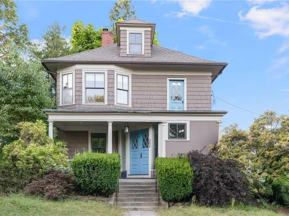 352 Lloyd Ave, Providence, RI 02906