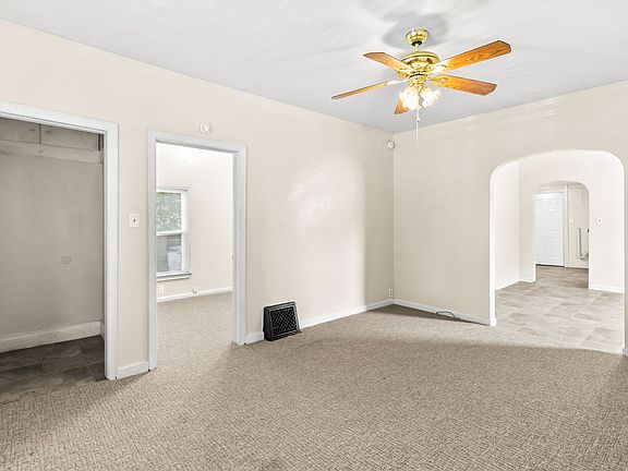 4th image of 4323 Ohio St