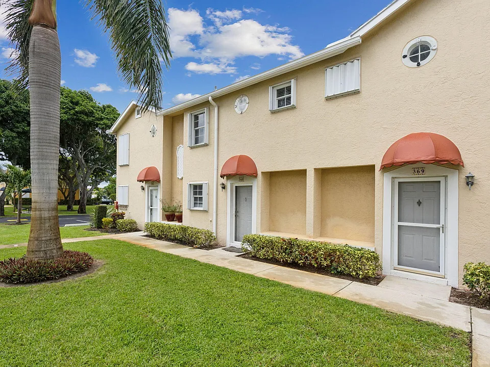 368 Waterside Dr