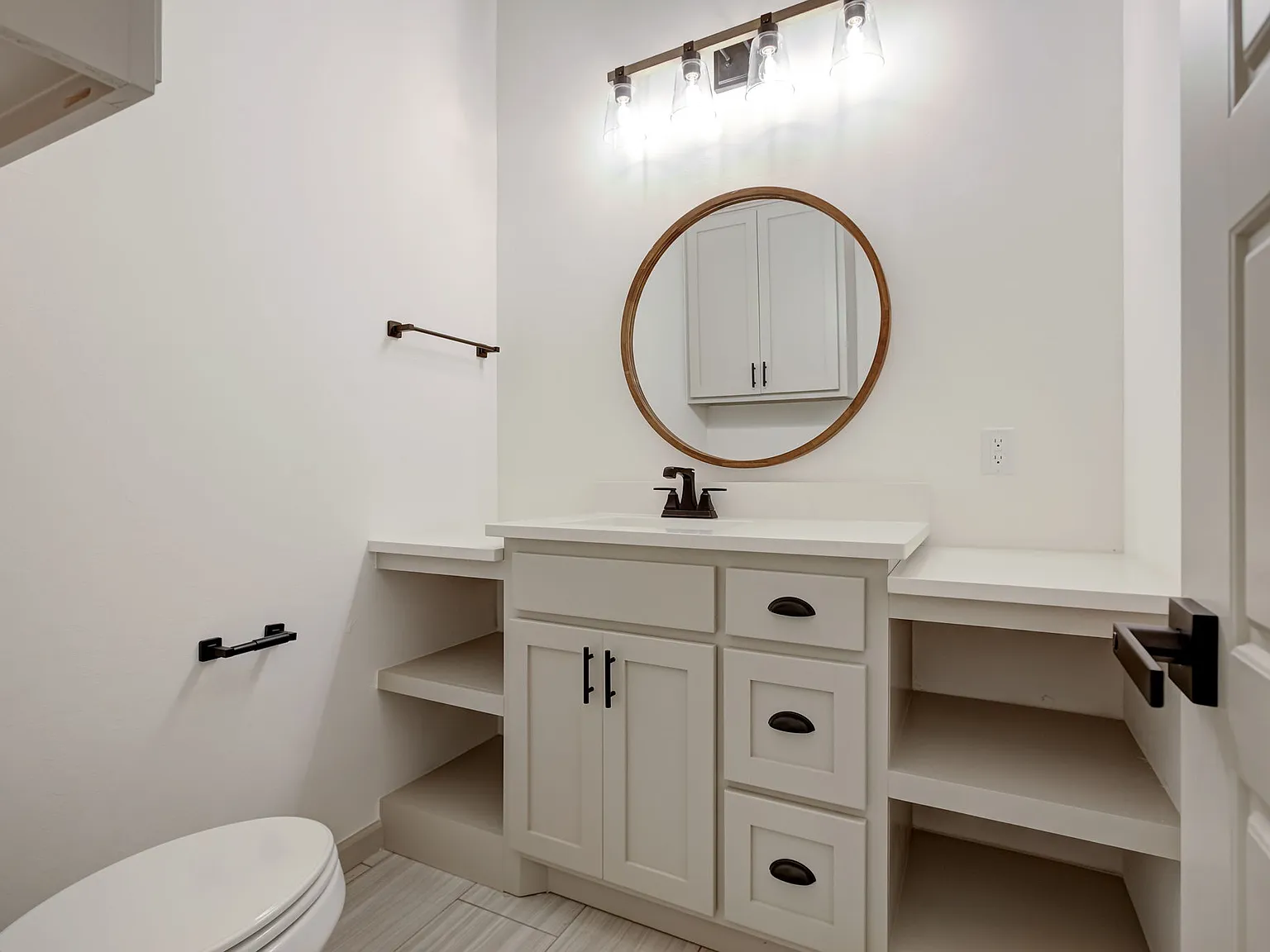 4 bed, 2.5 bath, 2397 sqft, $2,750 — Photo 4