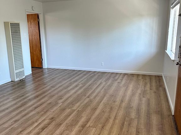 3rd image of 681 1st St W APT 5