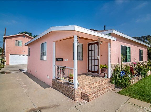 2nd image of 10621 Cassina Ave