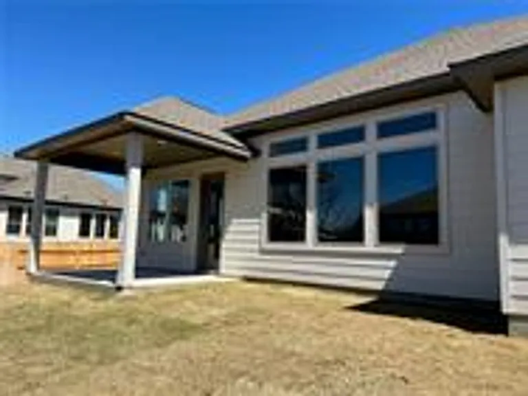 1330 Stone Manor Trl — Photo 17