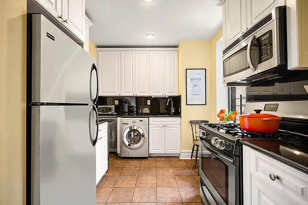 Sold by Bohemia Realty Group | media 3