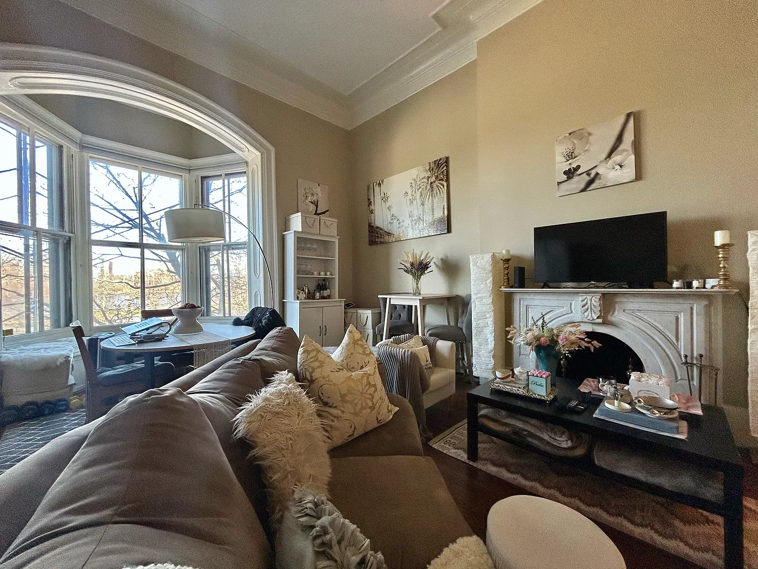 Studio, 710 sqft, $3,400 — Photo 2