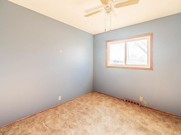 5th image of 901 Garfield Dr