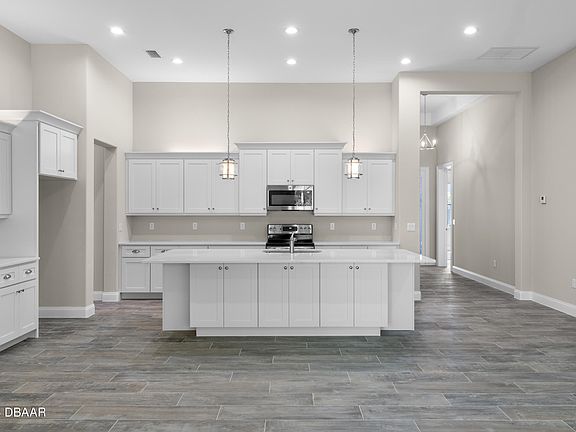 4th image of 108 Cerise Ct