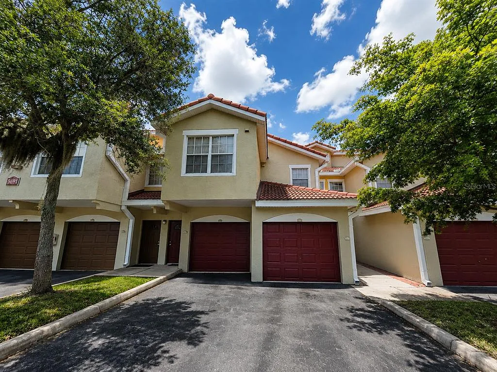1 bed, 1.0 bath, 1072 sqft, $1,700 — Photo 1