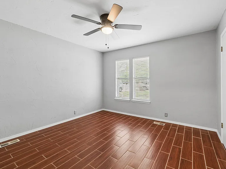 1308 Kelly Park Rd — Photo 22