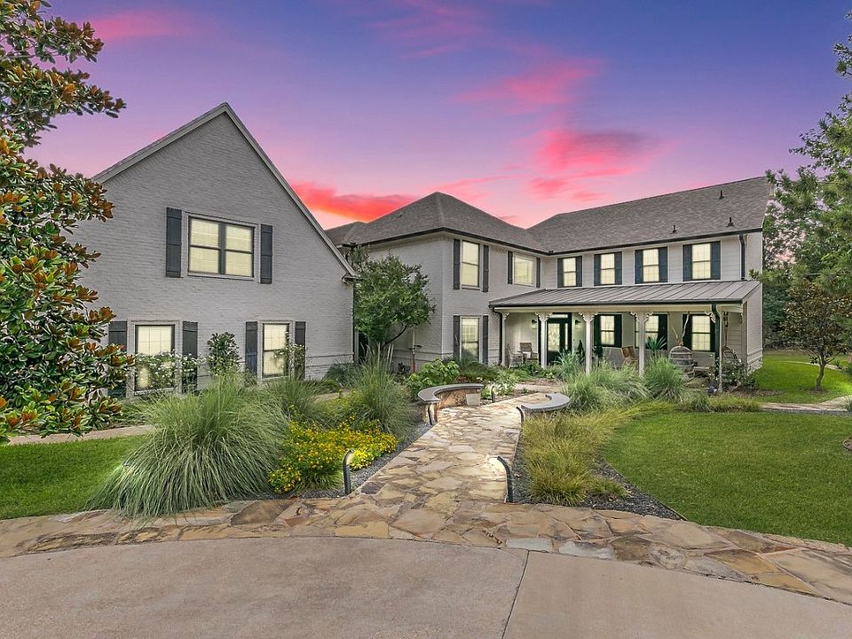 1st image of 6400 Lake Oaks Cir