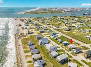 922 Seashell Dr, Freeport, TX 77541