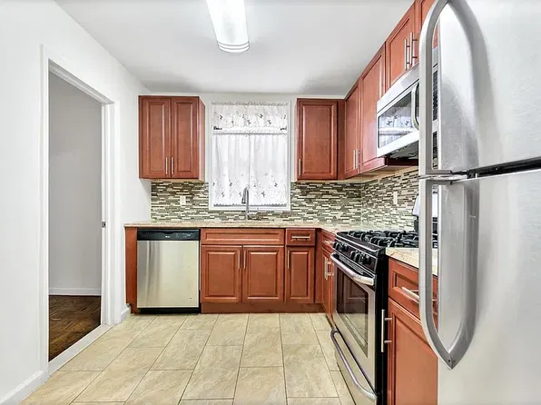 1199 East 53rd Street image 1 of 7