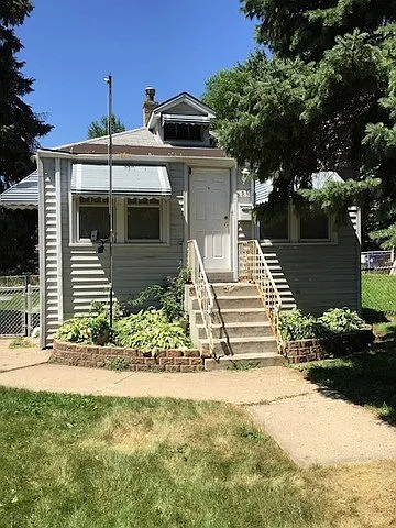 8858 S Rockwell Ave photo 1