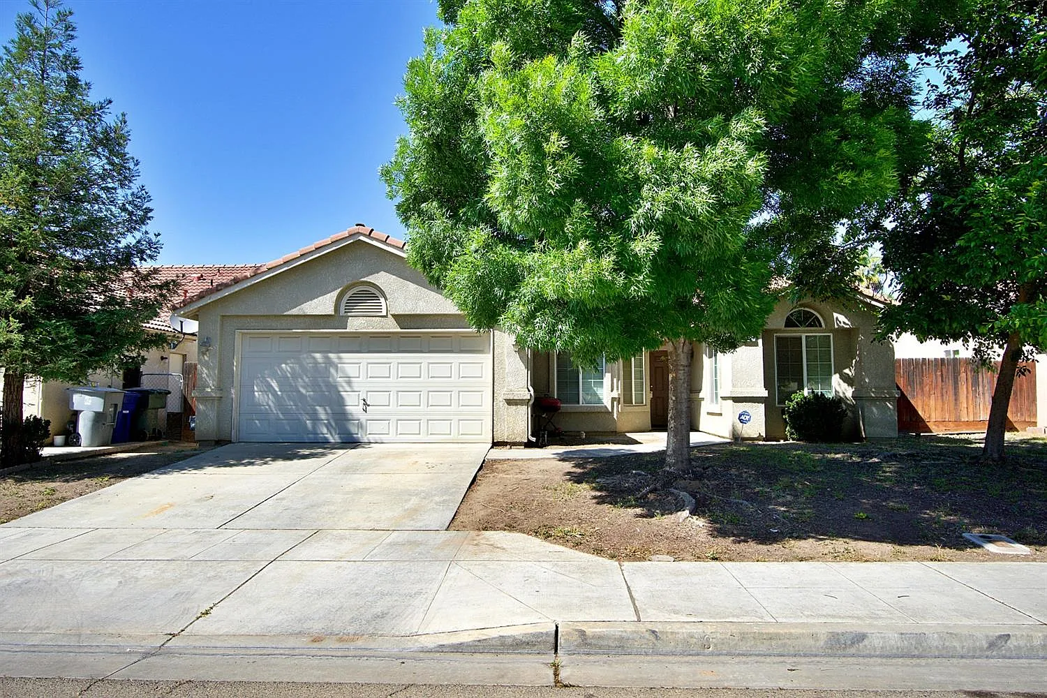 545 Quady Ln photo 1