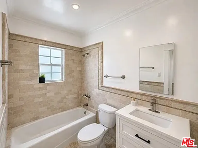 1118 10th St #6 — Photo 11
