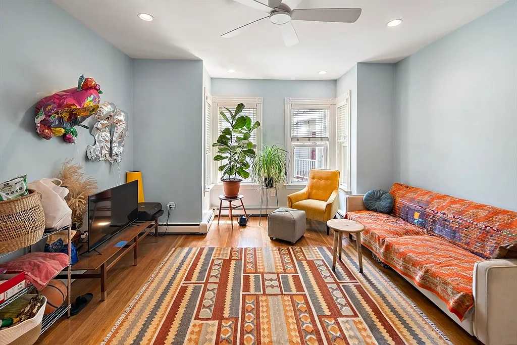 2 bed, 1.5 bath, 853 sqft, $3,600 — Photo 2