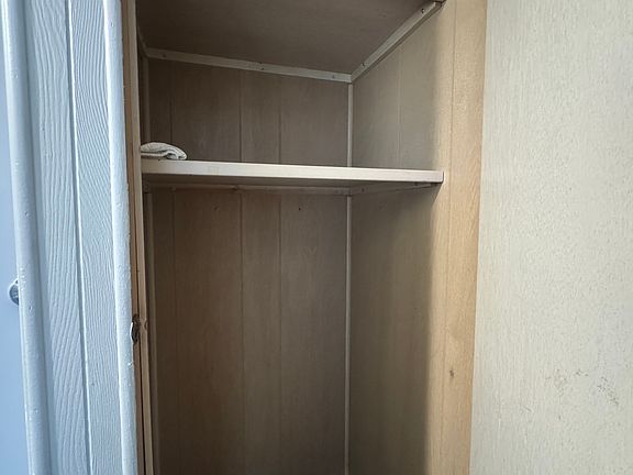 5th image of 124 Lakeside Dr #3