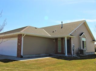 6101 Maple View Dr, Lincoln, NE 68512