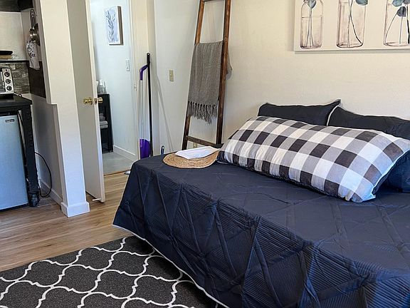 Twin bed