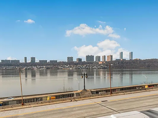 Rented by Re/Max In The City | media 43