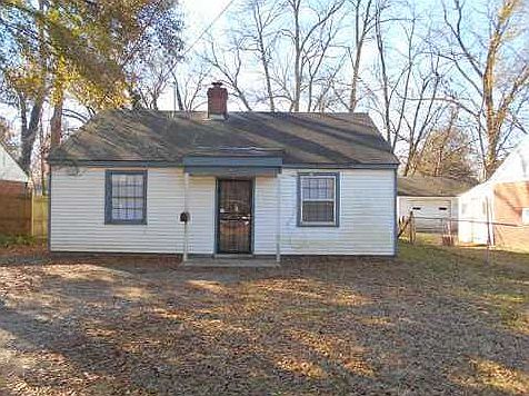 1st image of 3611 S Lloyd Cir