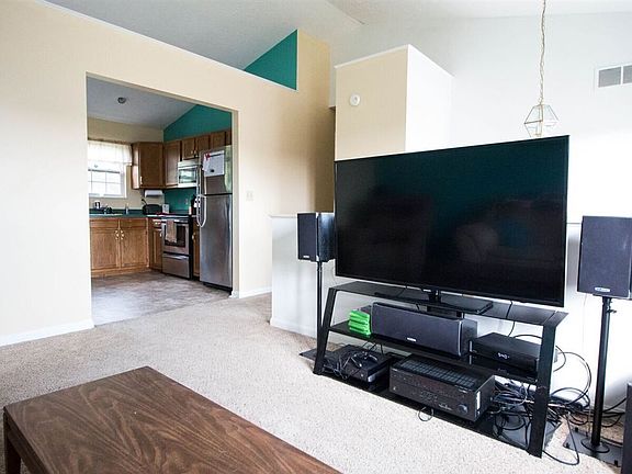 3rd image of 1552 Clovernook Dr