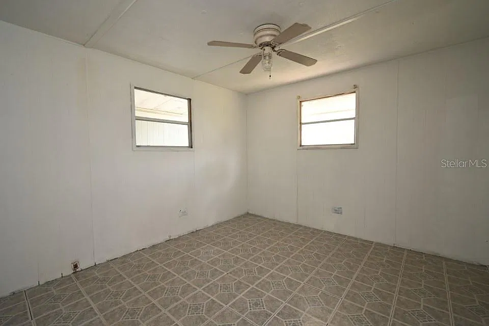 2 bed, 1.0 bath, 888 sqft, $900 — Photo 2