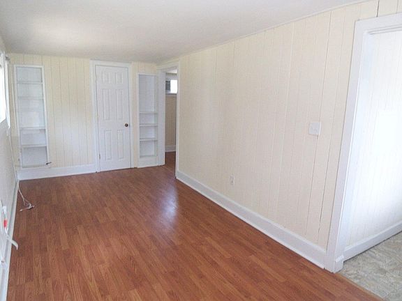4th image of 407 S Holly St APT E