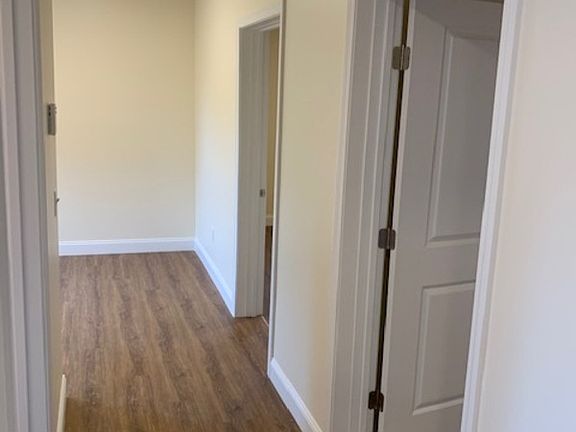 5th image of 11 Hungerford Ter APT 2