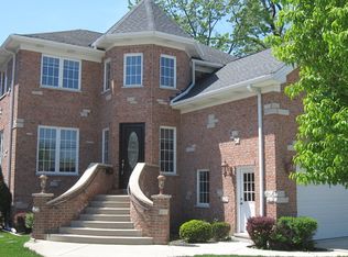 8623 W Sunset Rd, Niles, IL 60714