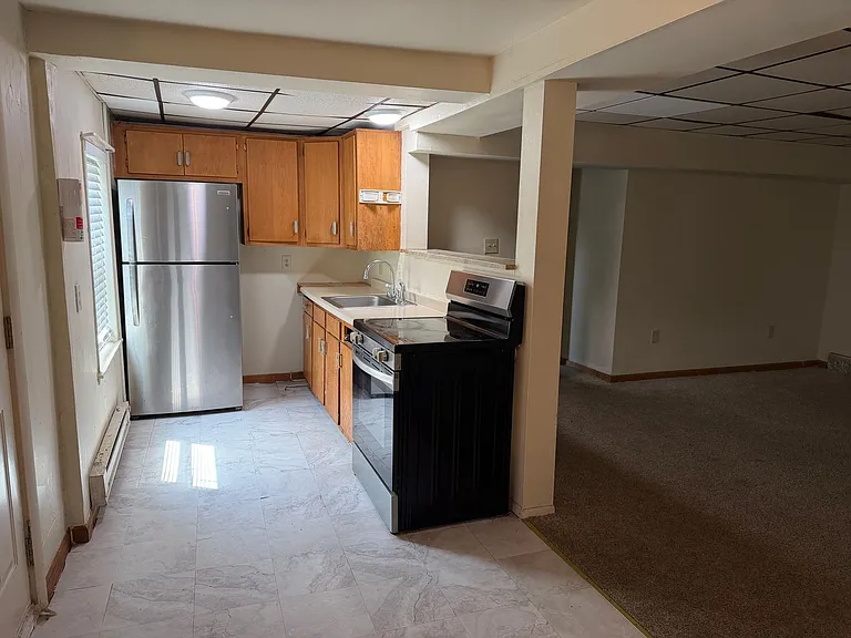 412 E Maiden St — Photo 2